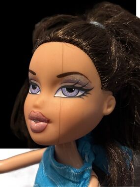 Free add-on Long Haired Bratz Brunette Doll with Dark Brown Hair - Marked 2001